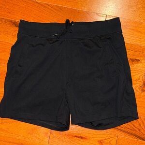 Yogalicious Lux Avenue 4” black shorts with pockets Small